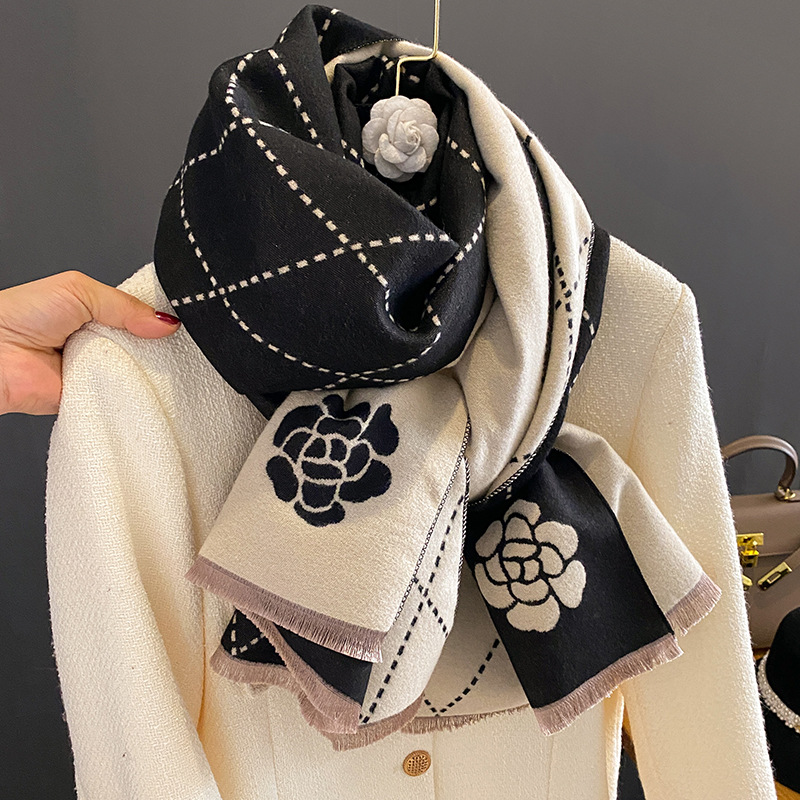 Woven Scarf Blanket - 冬用スカーフ、女性用、高級感のある花柄プリント、エレガントなショール、ポンチョ、厚手で暖かいブランケット、ギフトに最適、パシュミナ、2026年。