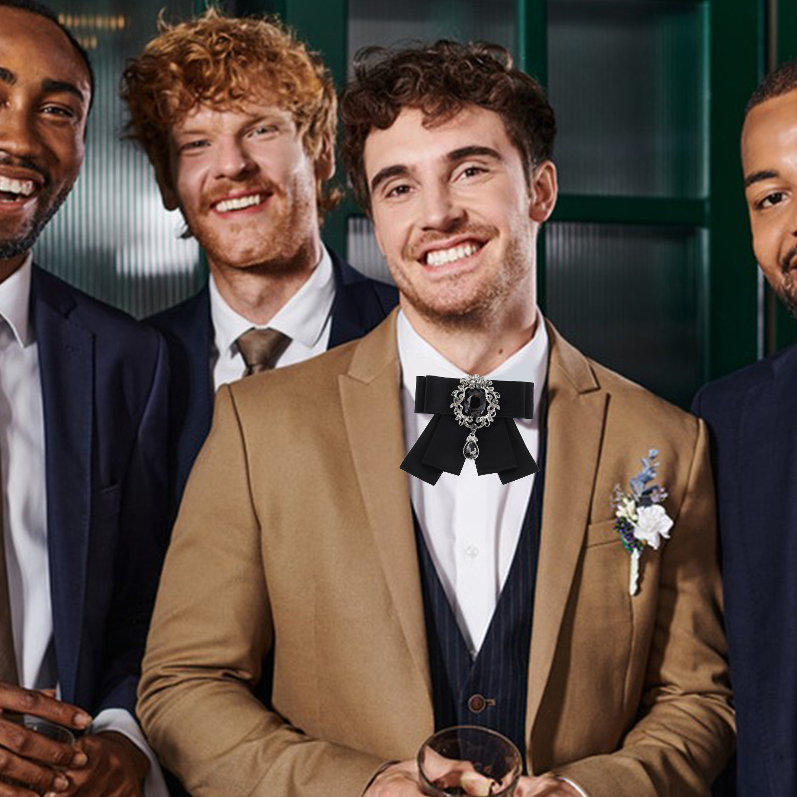 Bow Tie Pre Tied - メンズ用、あらかじめ結び目が付いた、ヴィンテージ風ラインストーンの大きな蝶ネクタイ。ブローチとしても使える、結婚式やフォーマルなスーツに合うアクセサリー。