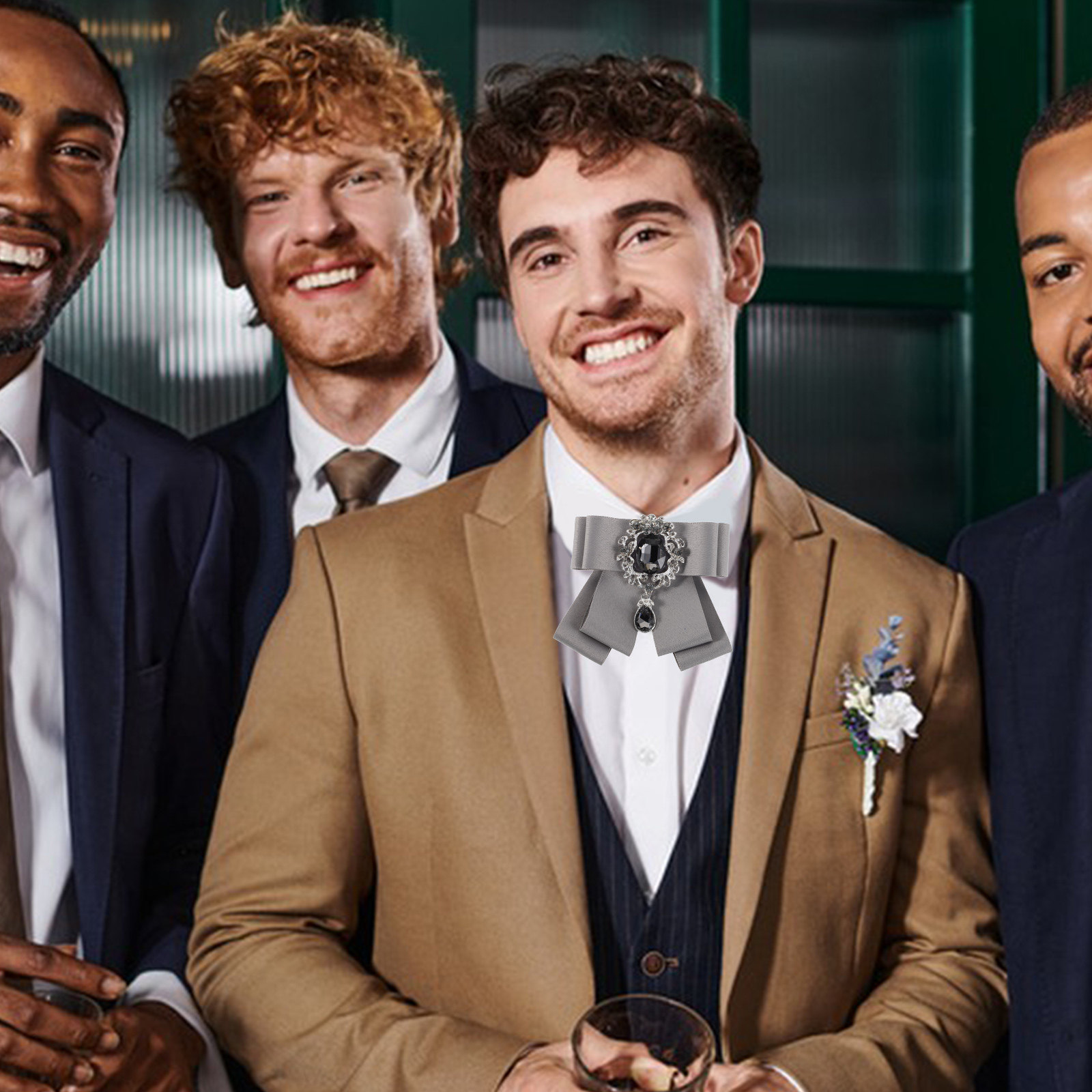 メンズ用、あらかじめ結び目が付いた、ヴィンテージ風ラインスト - Bow Tie Pre Tied のレビューと価格